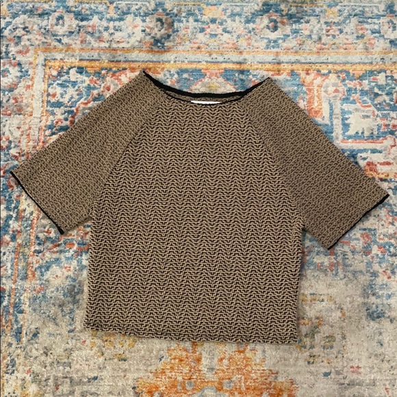 Classy Crop - Picture 1 of 3